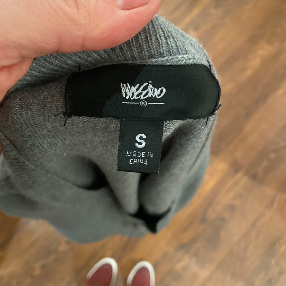 sweater - Picture 2 of 2